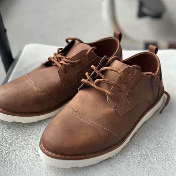 Perry Ellis Portfolio Brown Kids  Lace Up Dress Shoe  Size 6 - Picture 2 of 8